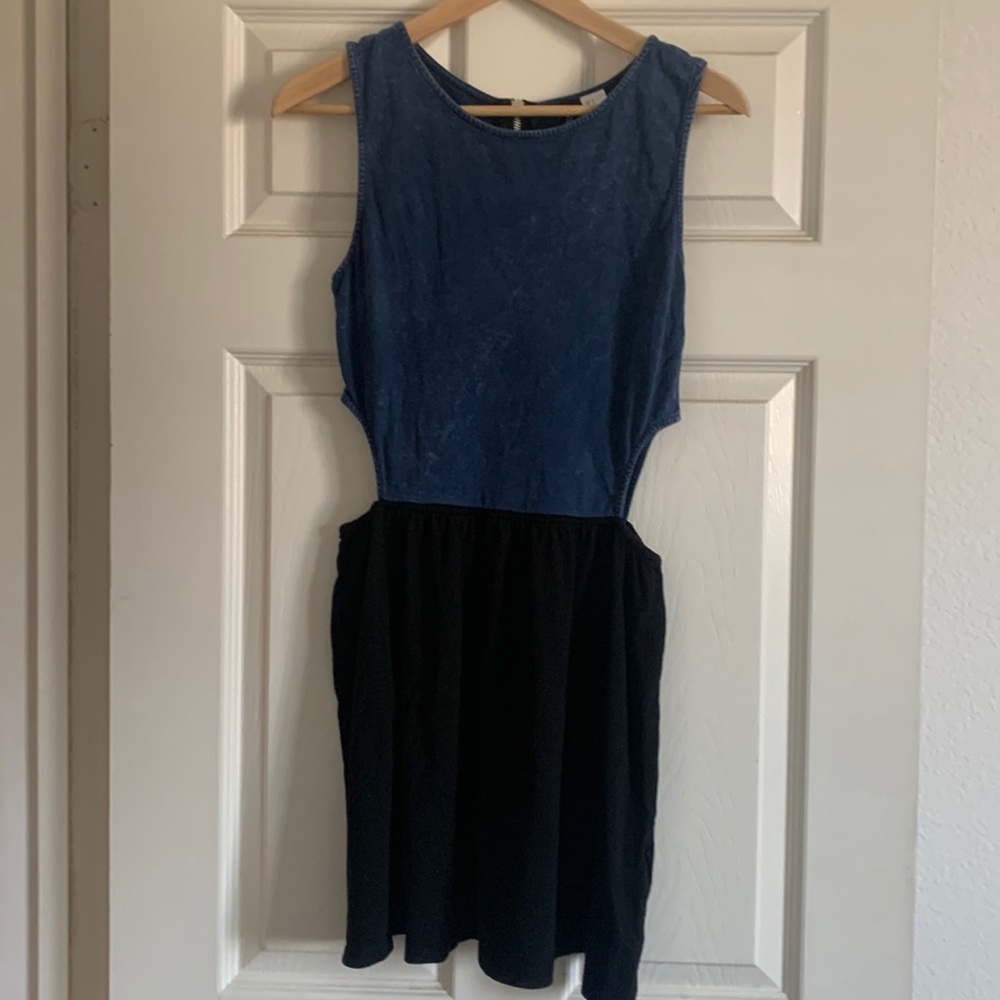 H&M divided mini dress M preowned juniors